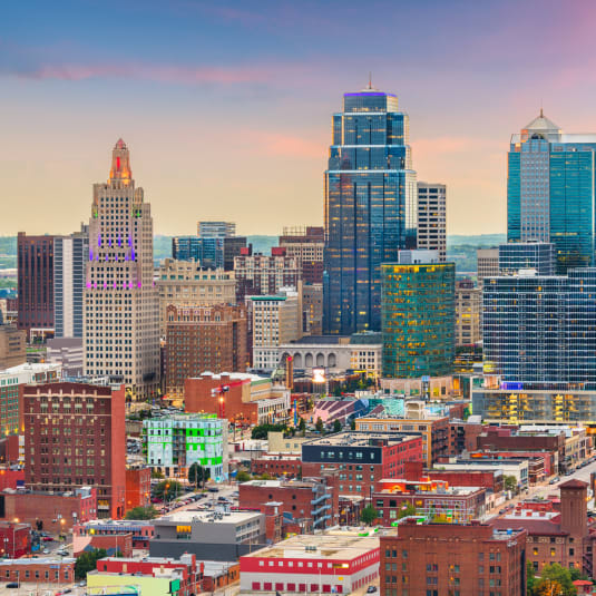 Kinsley Forest Apartments in Kansas City, MO